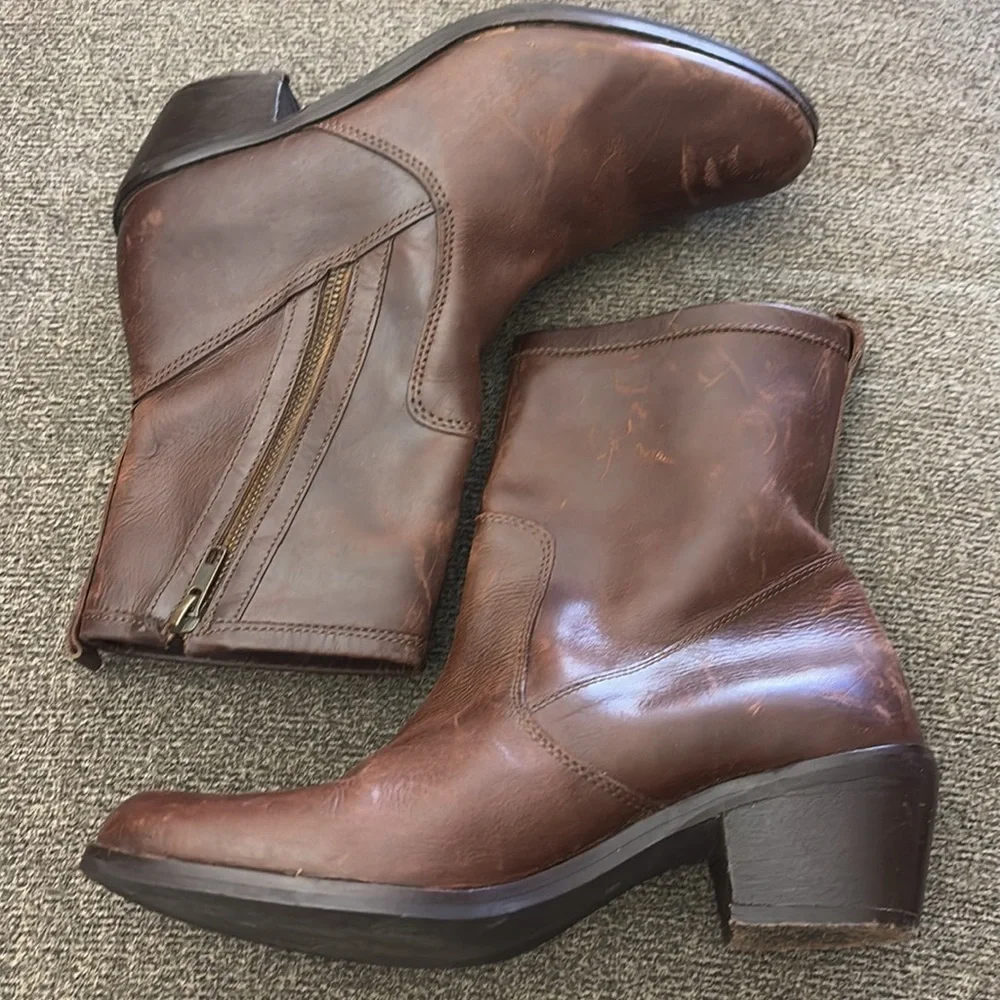 MIA brown leather